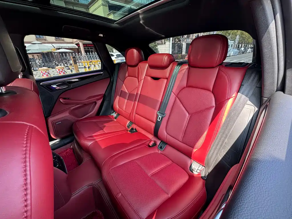 Porsche Macan 2017 — фото 15