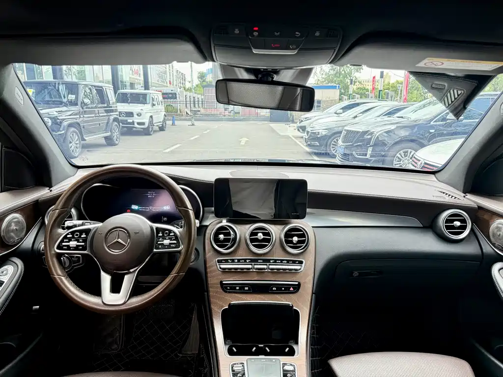 Mercedes-Benz GLC 2019 — фото 19
