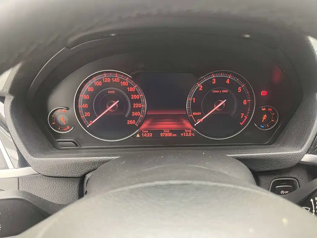 BMW 3 Series 2018 — фото 13