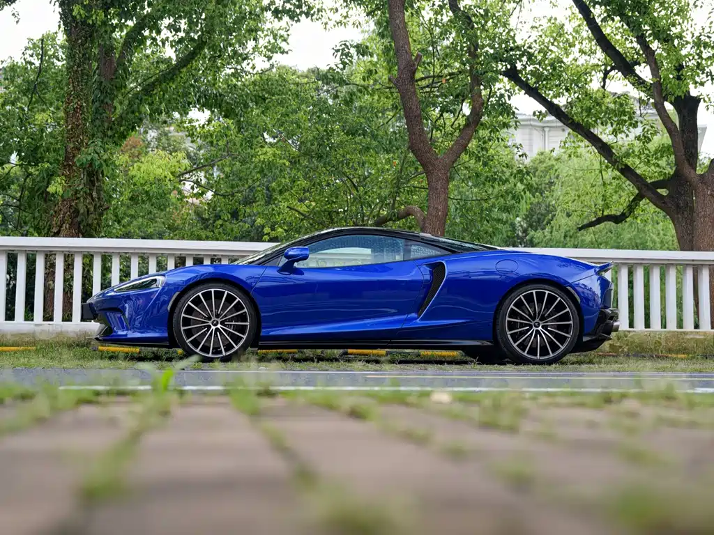 McLaren GT 2023 — фото 11
