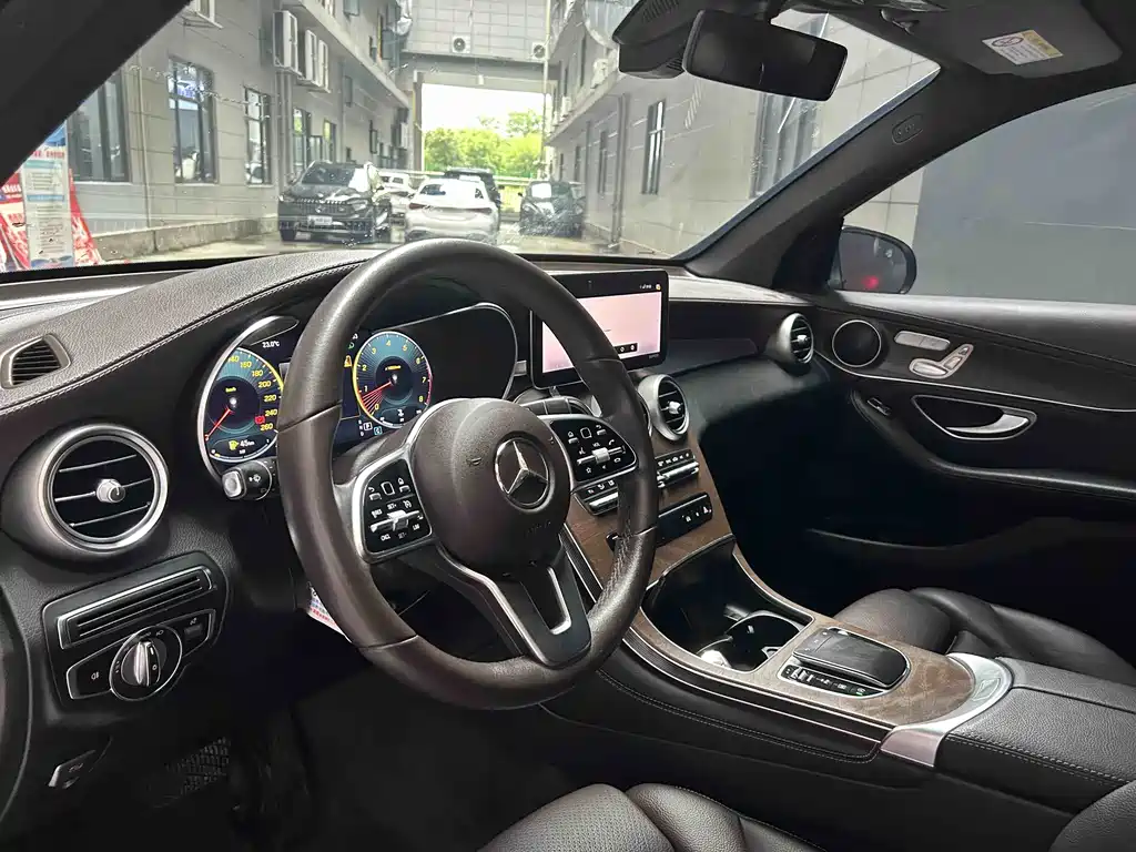 Mercedes-Benz GLC 2019 — фото 13
