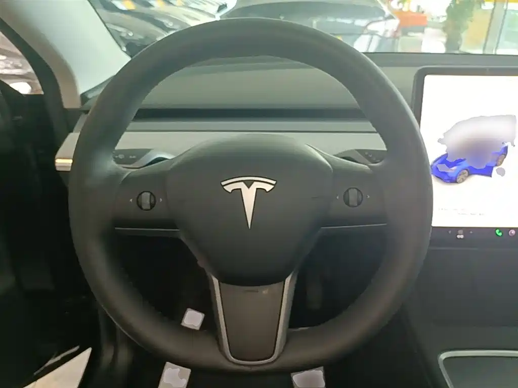 Tesla Model Y 2024 — фото 11
