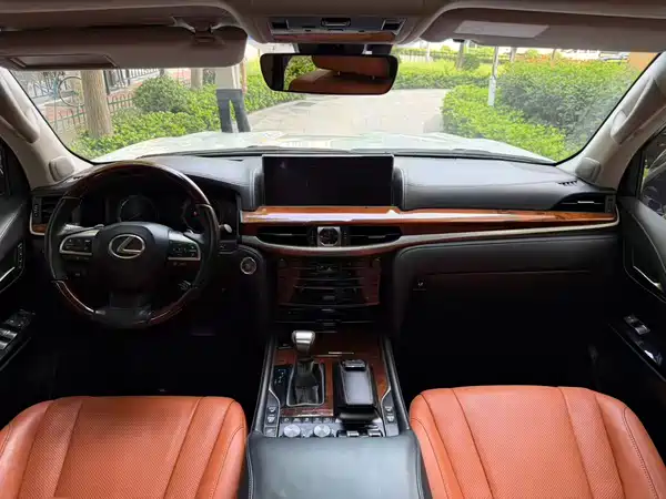 Lexus LX 2017