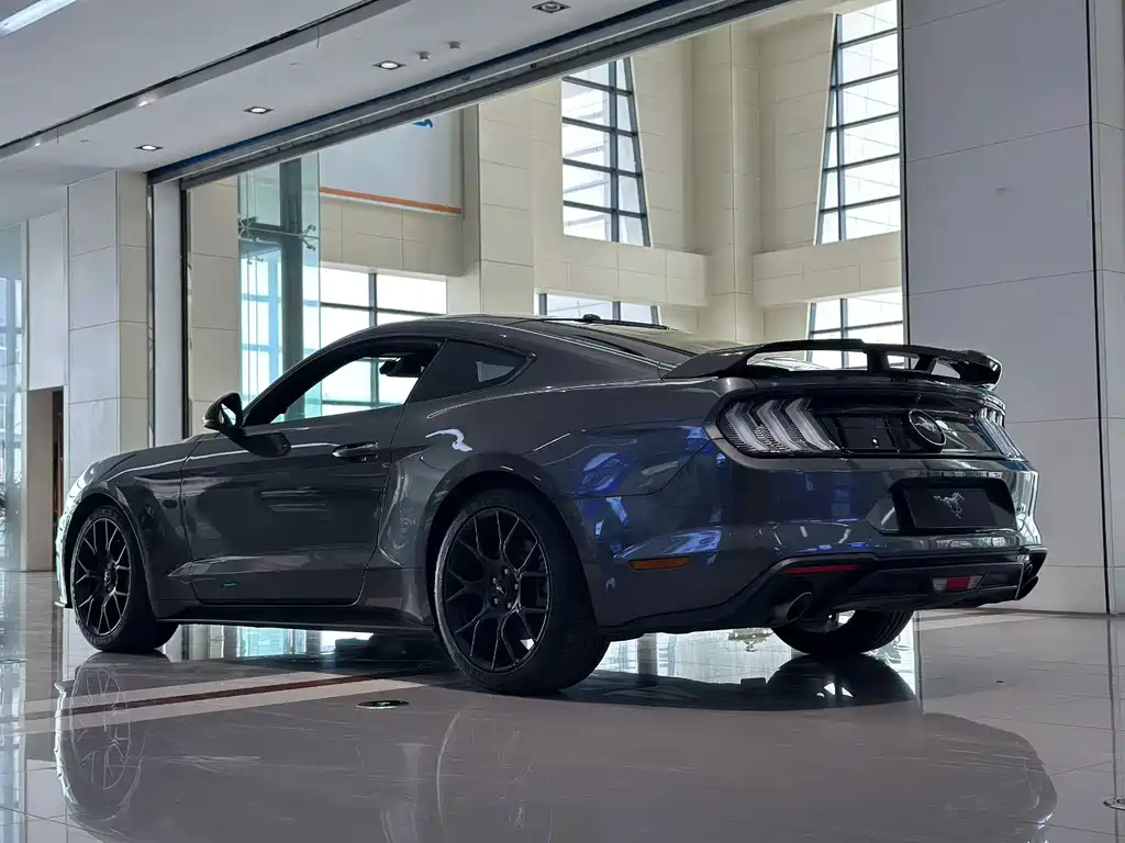 Ford Mustang 2018 — фото 17