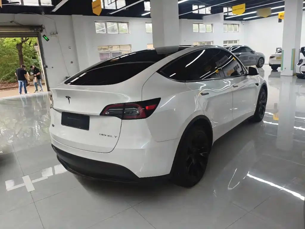 Tesla Model Y 2021