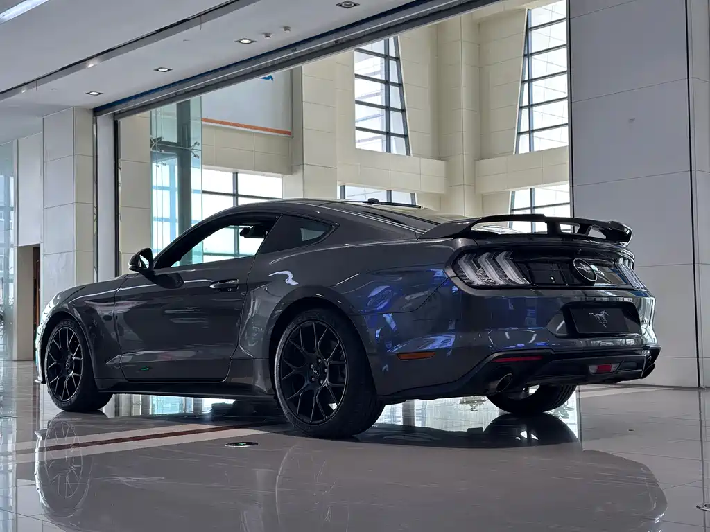 Ford Mustang 2018 — фото 8