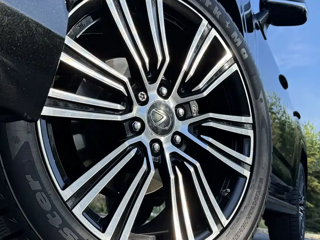 Lexus LX 2024 — фото 12