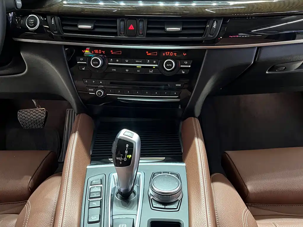 BMW X6 2017 — фото 18