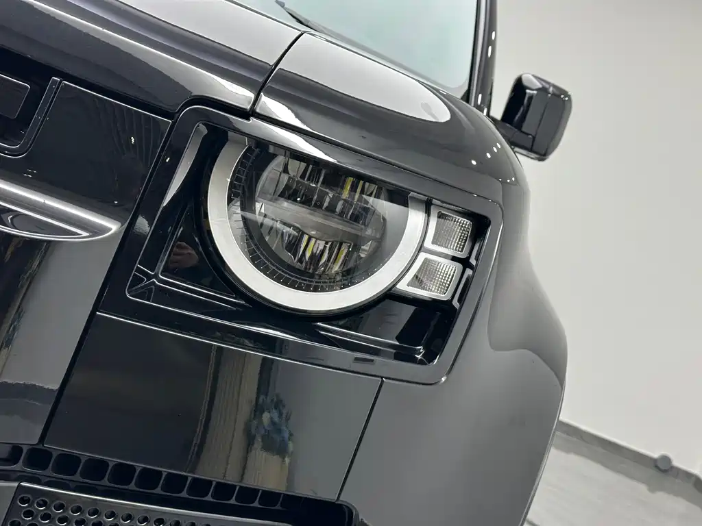 Land Rover Defender 2022 — фото 16