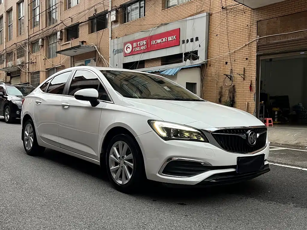 Buick Verano 2018 — фото 2
