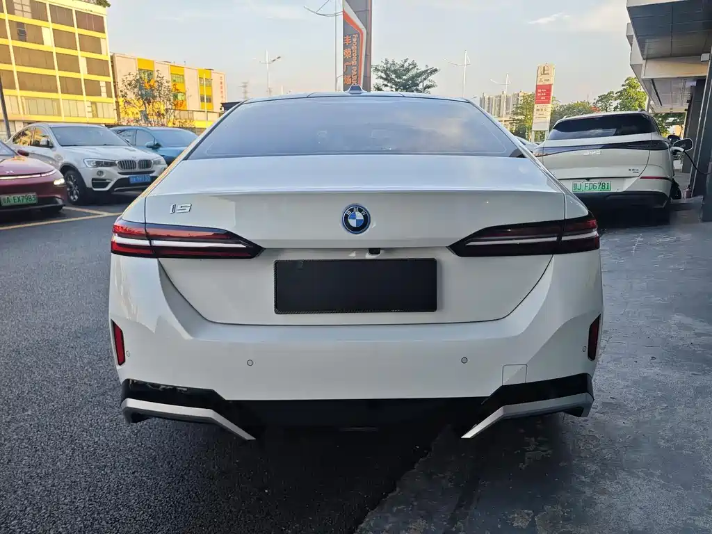 BMW i5 2024 — фото 26