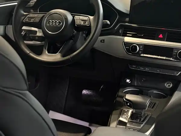 Audi A4L 2022
