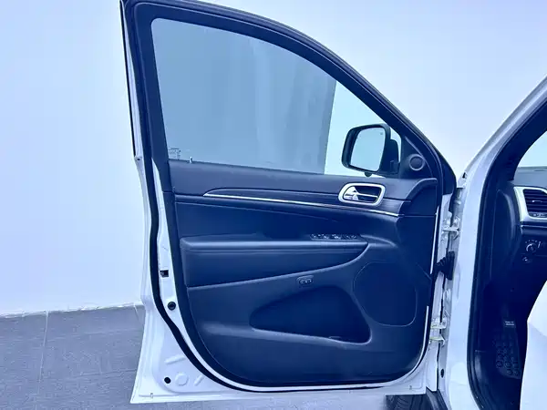 Jeep Grand Cherokee 2021
