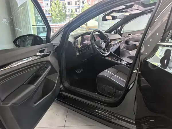 Volkswagen Golf 2023