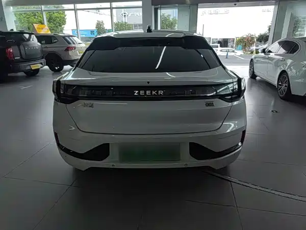 Zeekr 001 2022