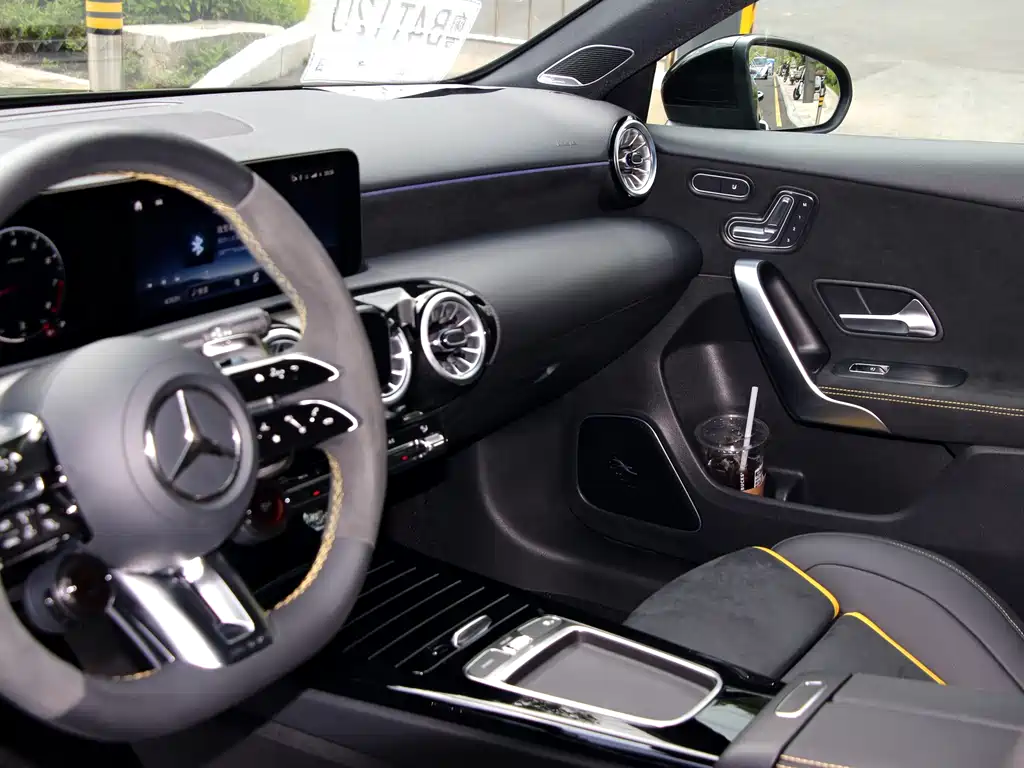 Mercedes-Benz A-Class AMG 2024 — фото 10