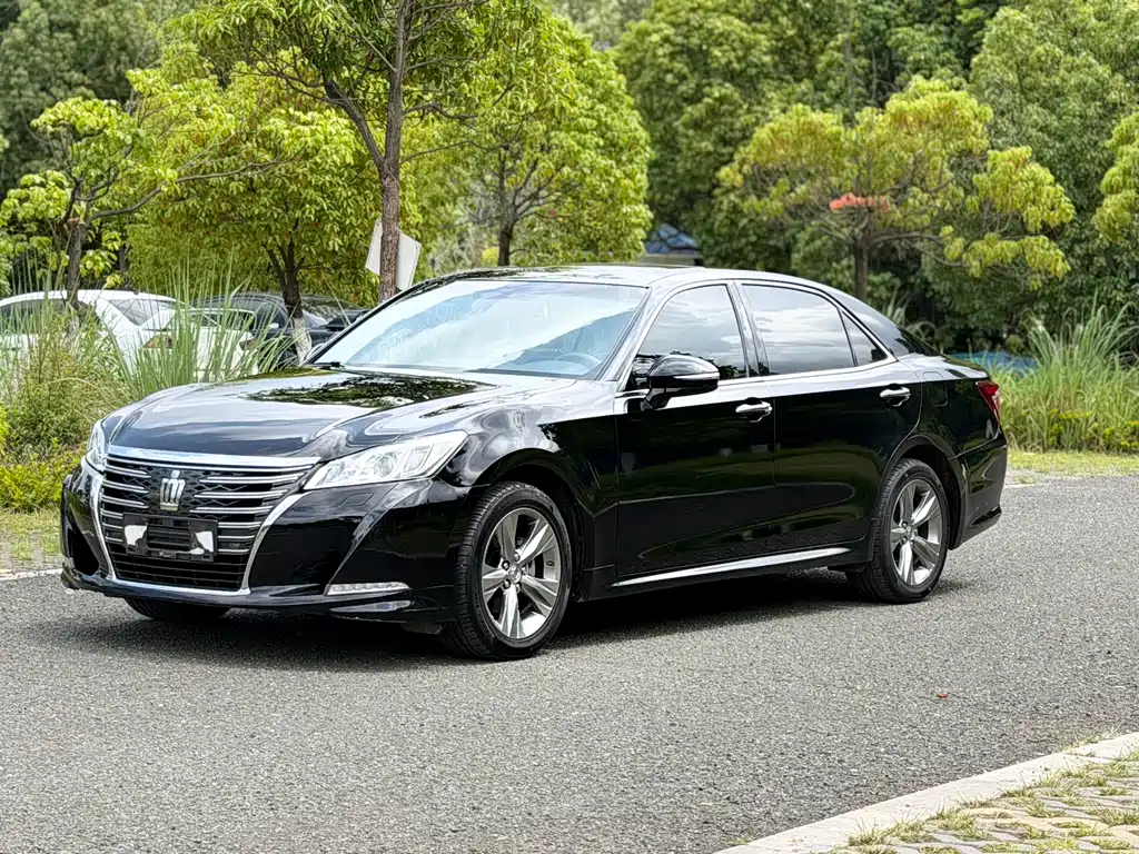 Toyota Crown 2017