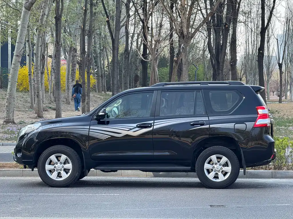 Toyota Prado 2015 — фото 3