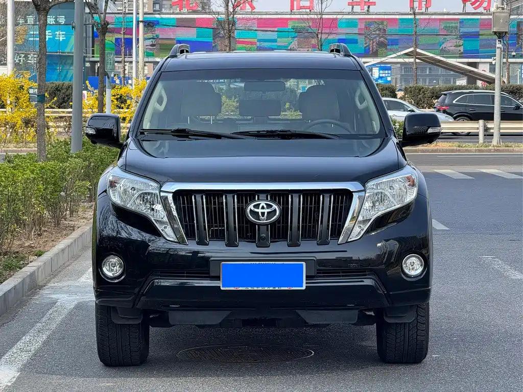 Toyota Prado 2015 — фото 2