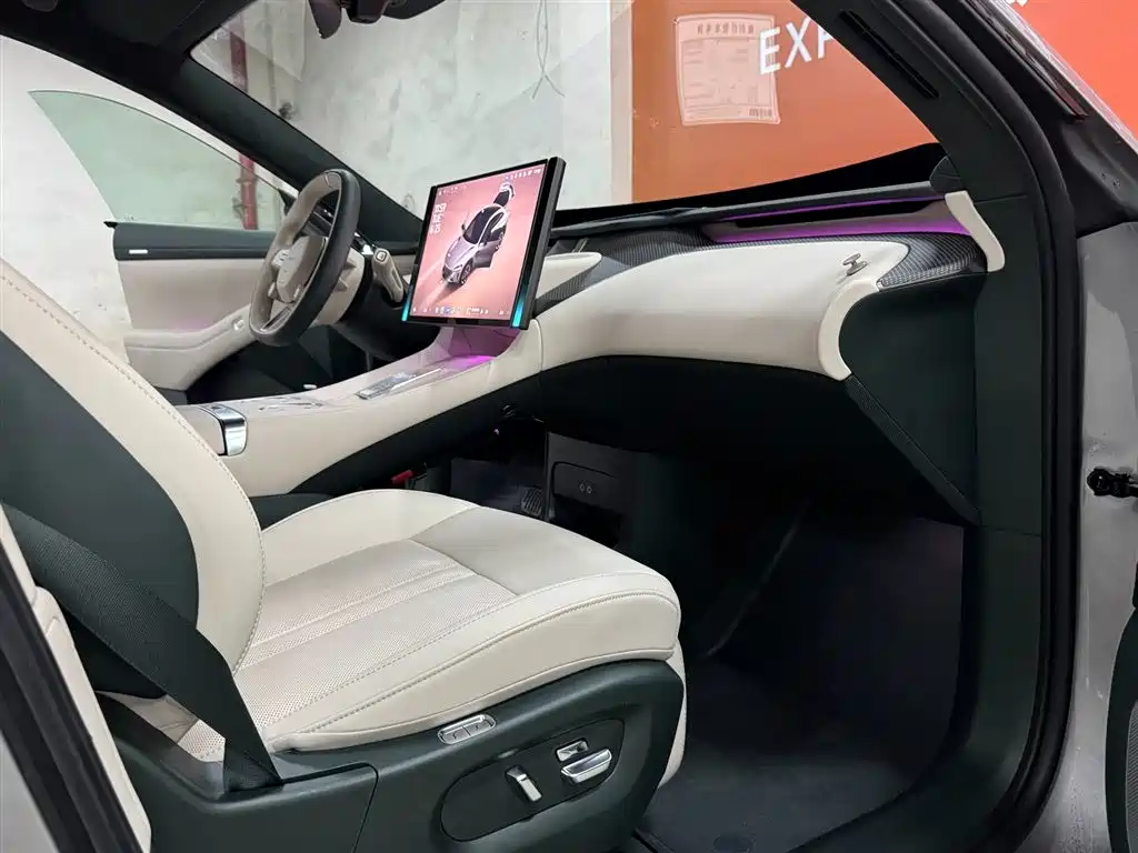 Xiaomi YU7 2025 — фото 16