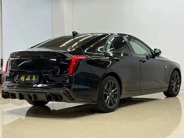 Cadillac CT4 2022