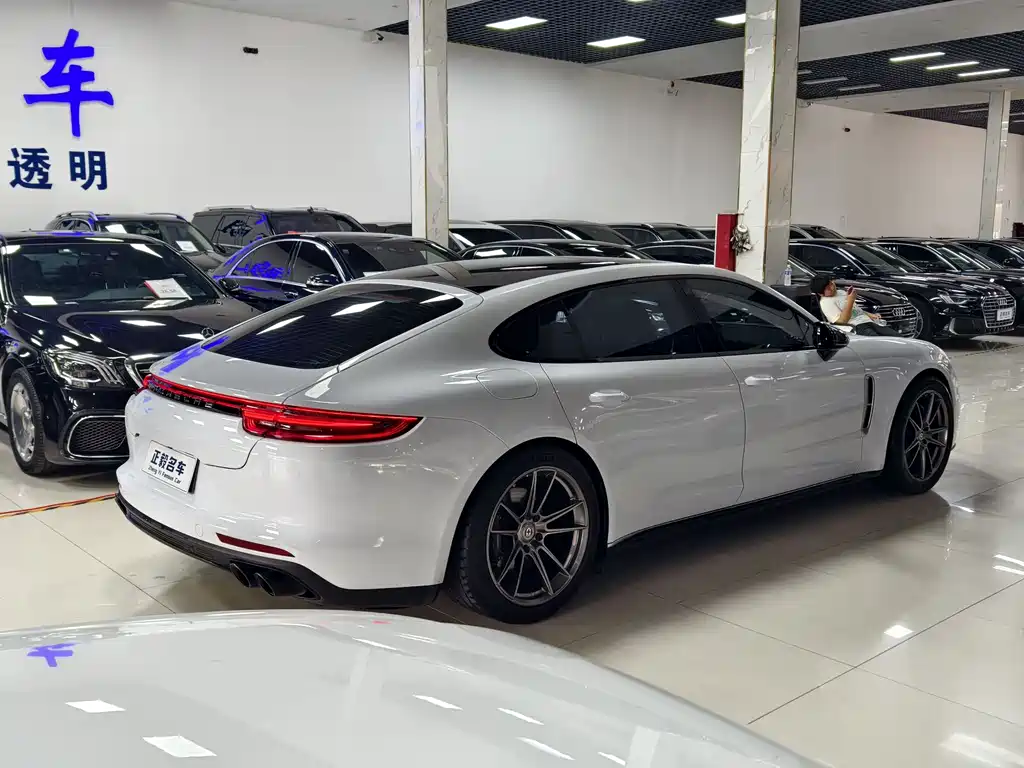 Porsche Panamera 2019 — фото 9