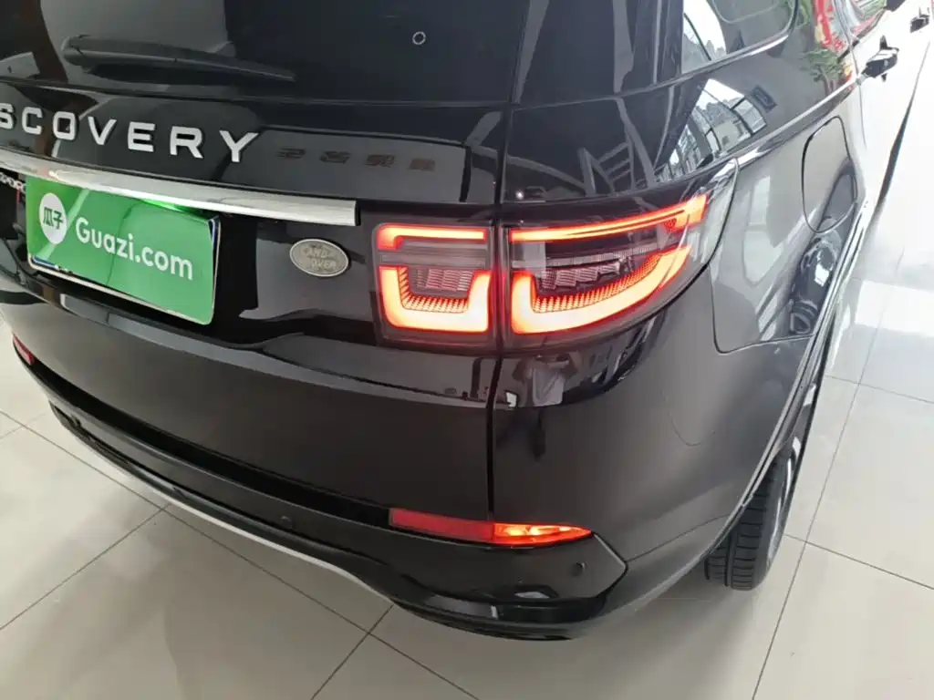 Land Rover Discovery Sport 2023 — фото 8