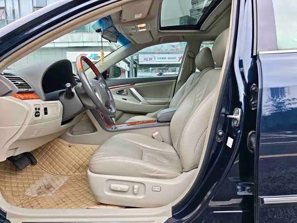Toyota Camry 2007 — фото 10
