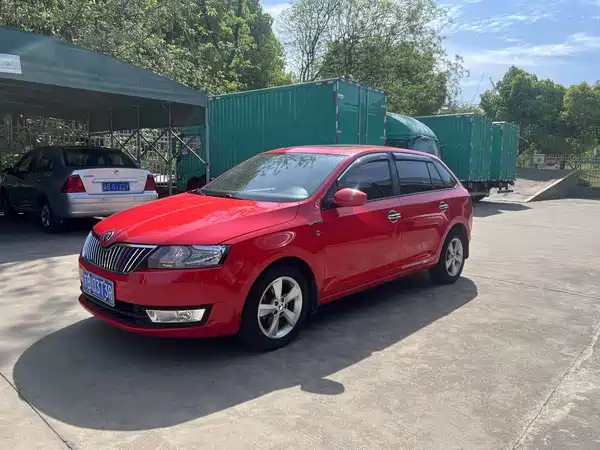 Skoda Rapid Spaceback 2014