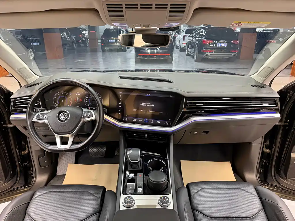 Volkswagen Touareg 2019 — фото 13