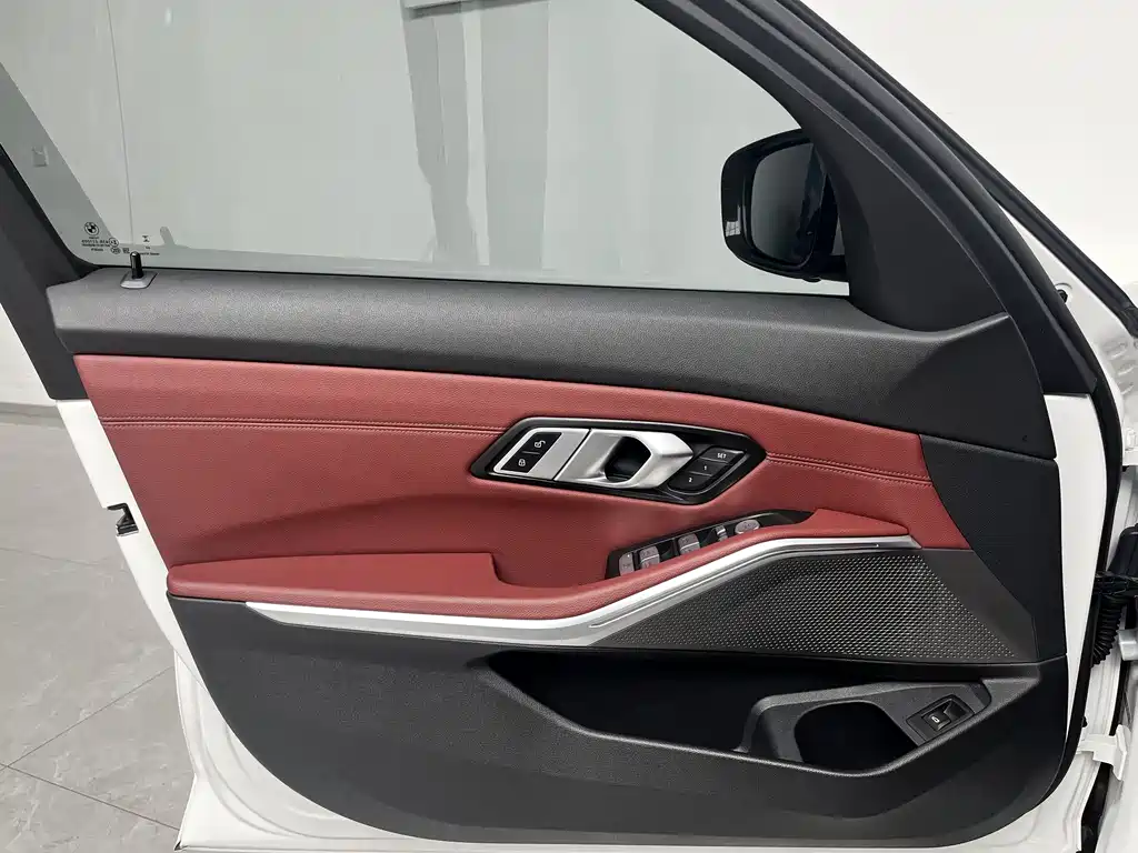 BMW 3 Series 2023