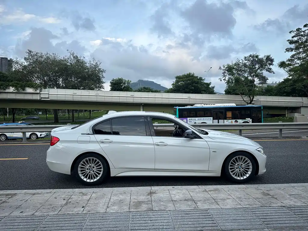 BMW 3 Series 2013 — фото 15
