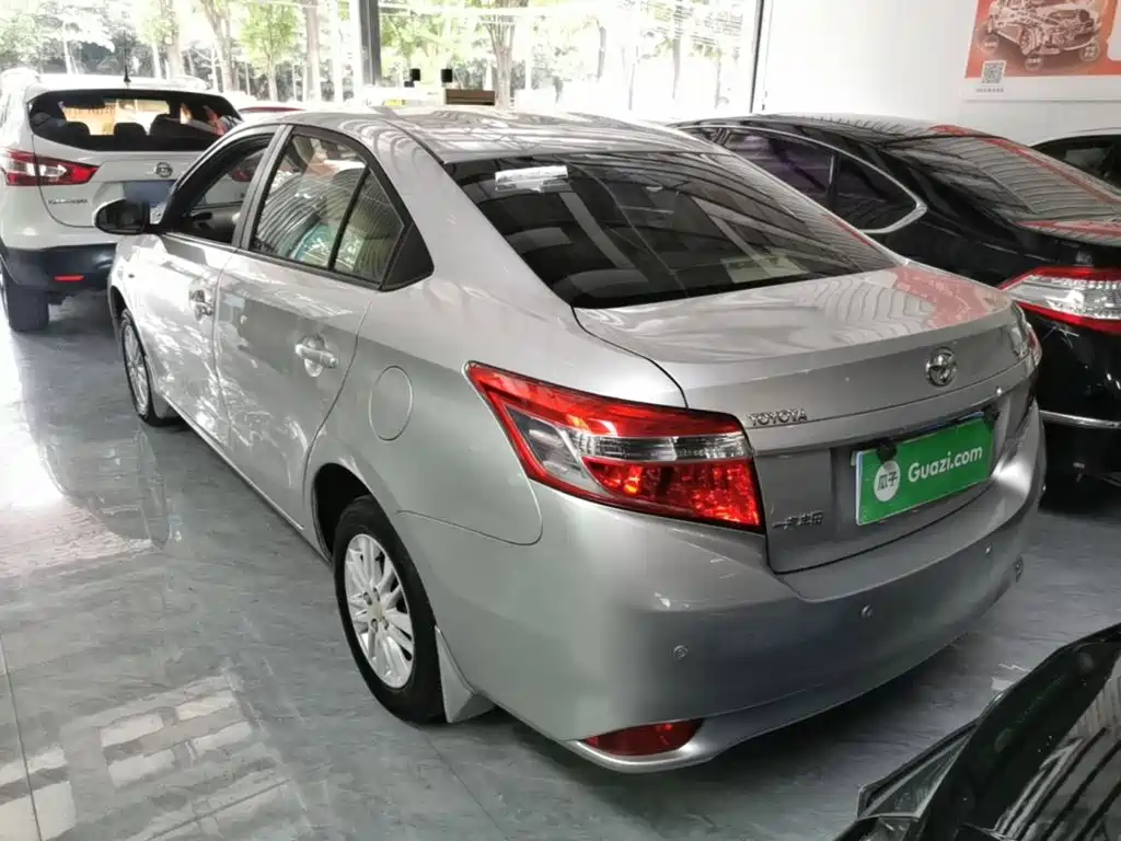 Toyota Vios 2015 — фото 5