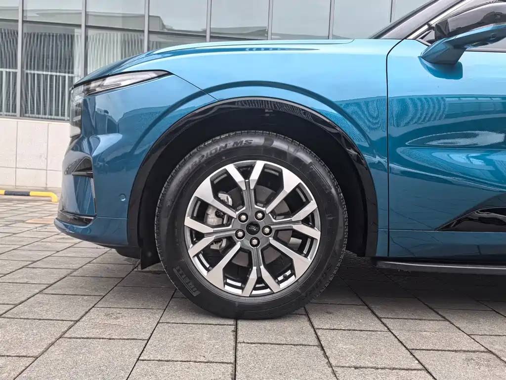 Ford Edge 2023 — фото 5