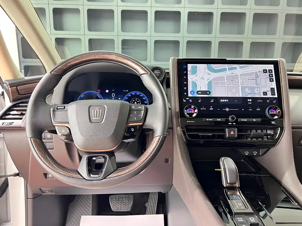 Toyota Vellfire 2024 — фото 24
