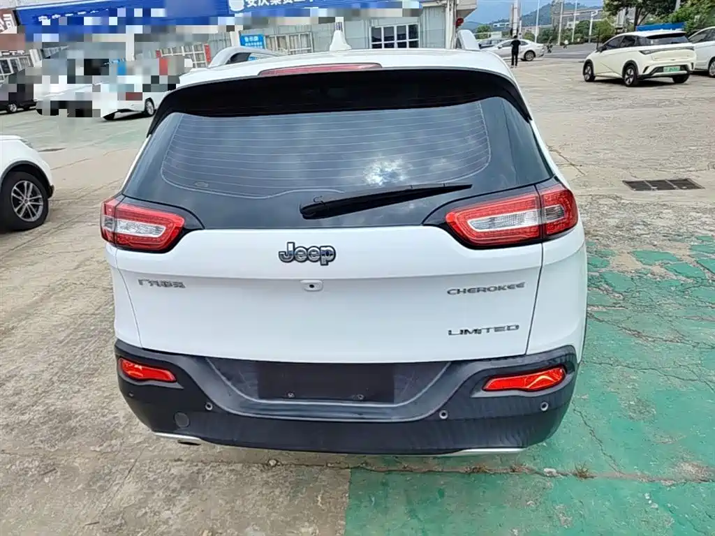 Jeep Cherokee 2018 — фото 6