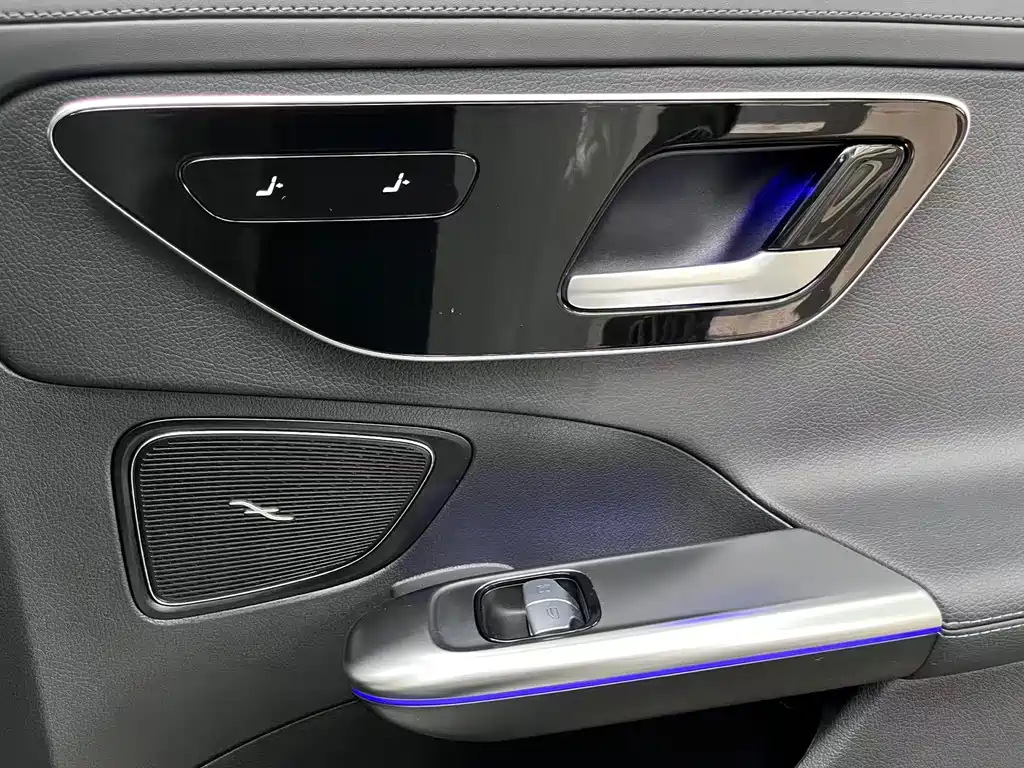 Mercedes-Benz C-Class 2023 — фото 10