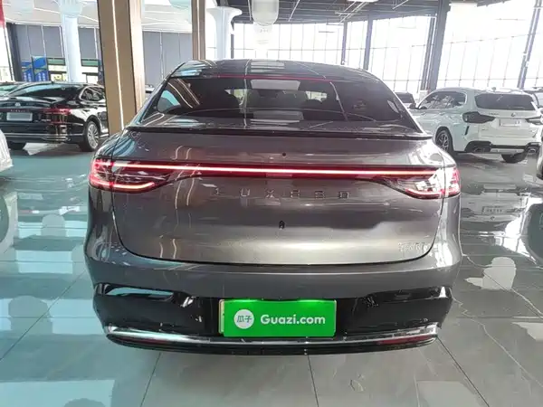 Luxeed R7 2025
