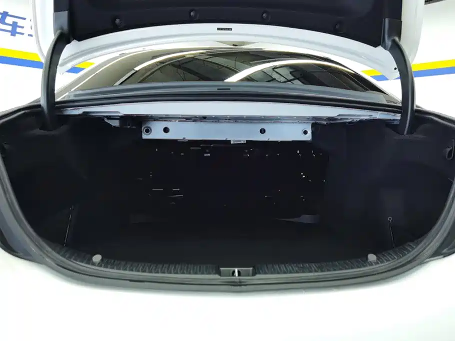 Mercedes-Benz C-Class 2021