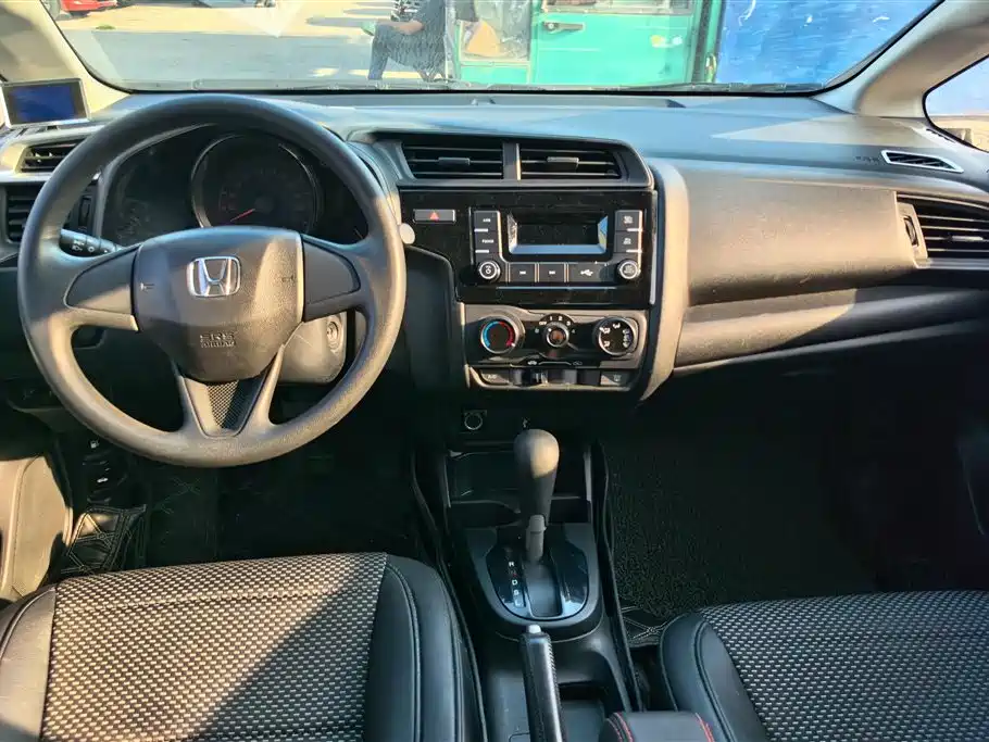 Honda Fit 2018 — фото 12