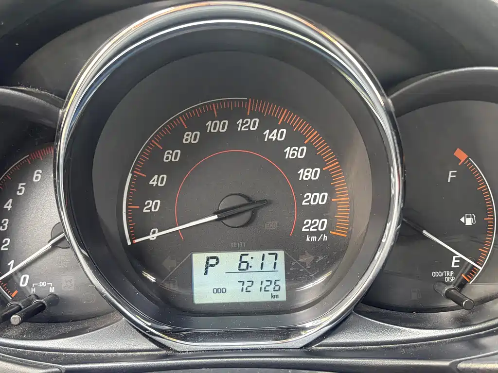 Toyota Yaris L 2020 — фото 16