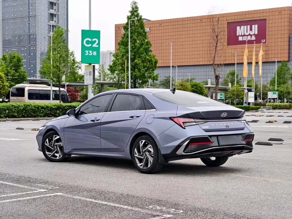 Hyundai Elantra 2023