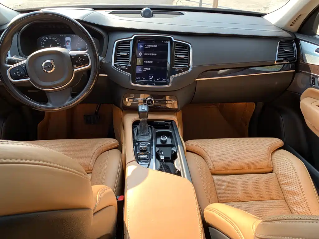 Volvo XC90 2015 — фото 16
