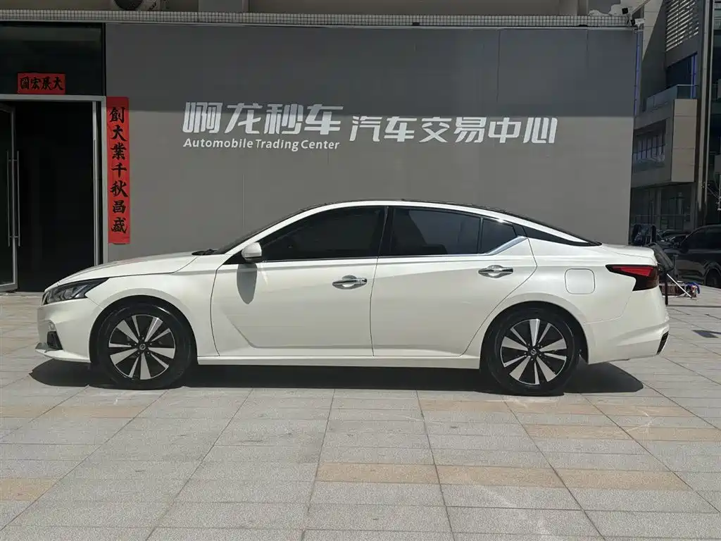 Nissan Teana 2022 — фото 21