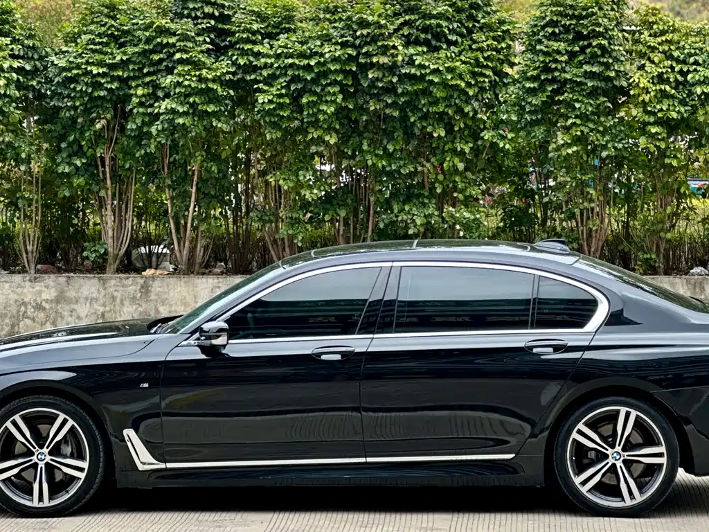 BMW 7 Series 2018 — фото 5