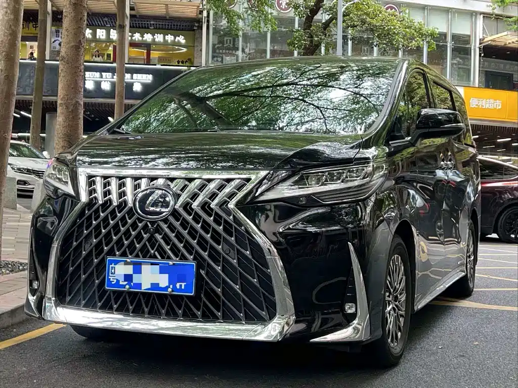 Lexus LM 2021 — фото 1