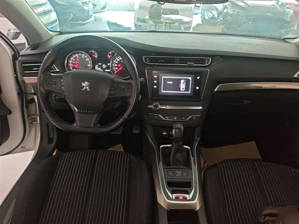 Peugeot 408 2017 — фото 10