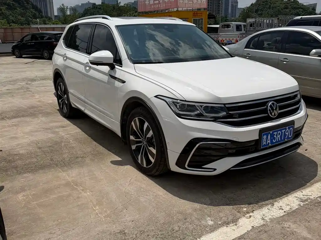 Volkswagen Tiguan L 2021 — фото 2