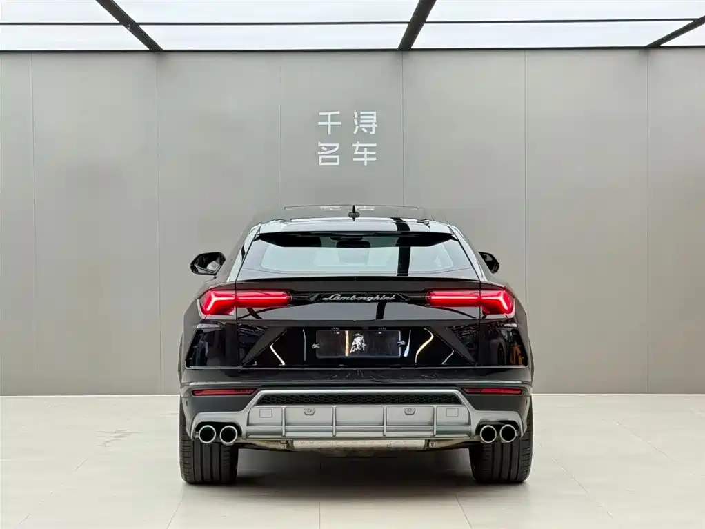 Lamborghini Urus 2022 — фото 18