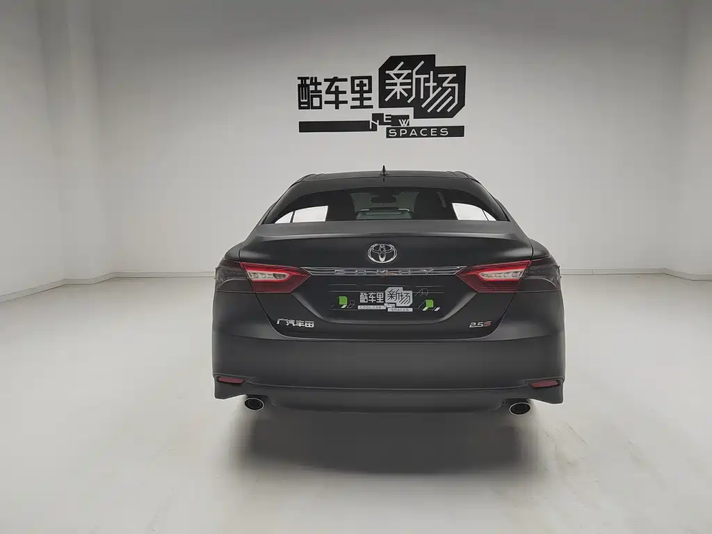 Toyota Camry 2022 — фото 5